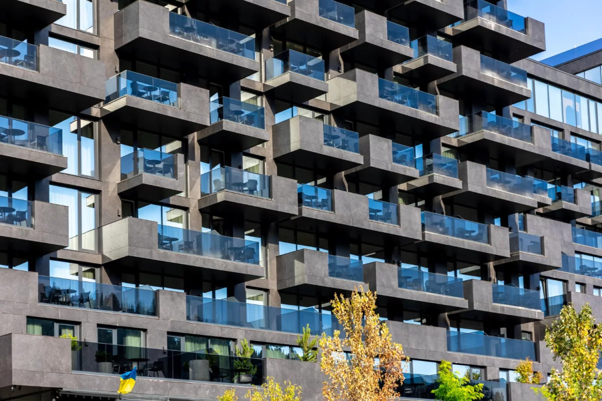 Jak zarabiać więcej na projektowaniu wnętrz: 10 sprawdzonych strategii zwiększających dochody