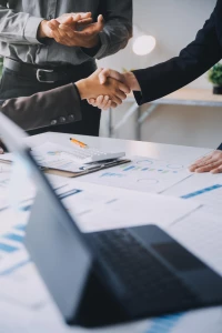 Meble w stylu japandi: Harmonia natury i minimalistycznej elegancji w Twoim wnętrzu